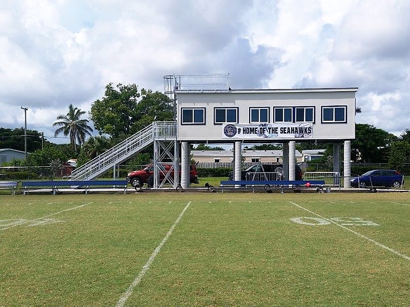 Prefabricated pressbox installed on columns with aluminum steps