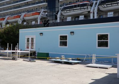 Modular building for security screening at port